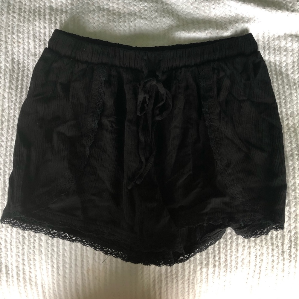 Cute black Mossimo shorts with lace design XS